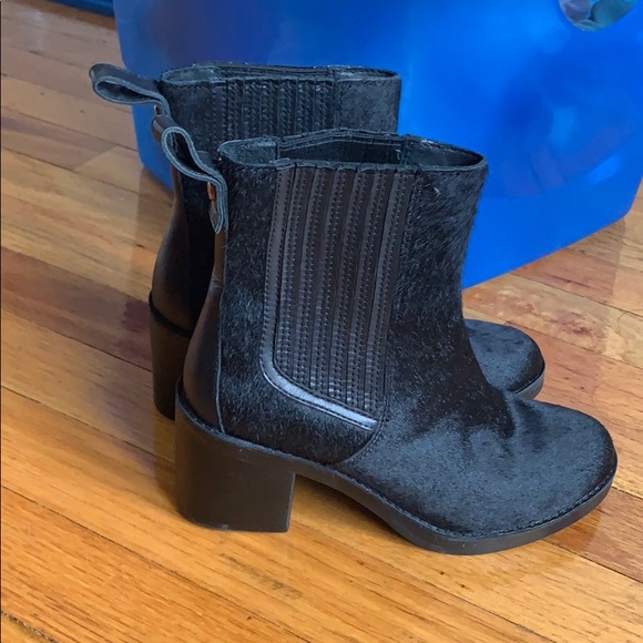 New UGG Cow leather Camden Booties Sz 5 - Picture 3 of 7